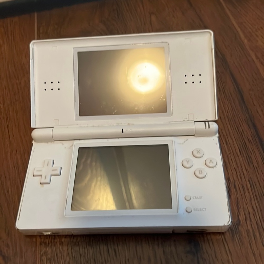 Nintendo DS Lite